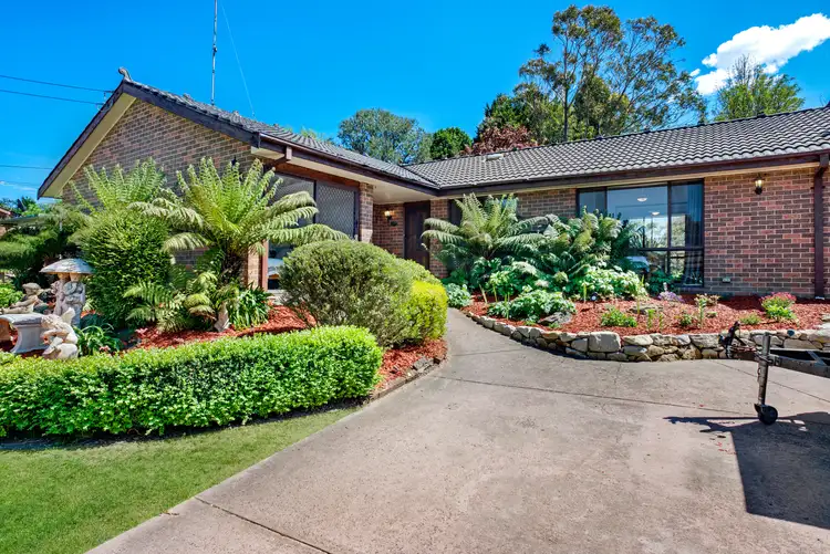 23 Cook Rd, Wentworth Falls NSW 2782