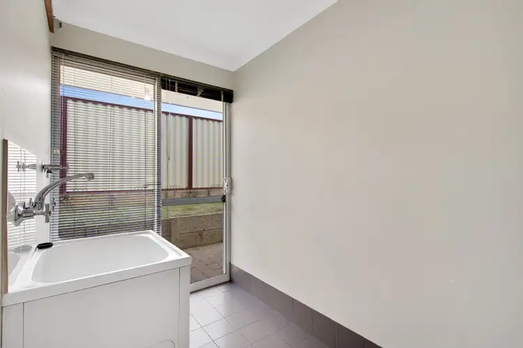 Sixth view of Homely house listing, 2 Robinia Rise, Collie WA 6225
