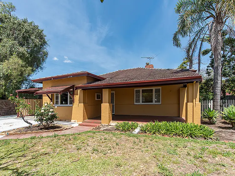 11 Raleigh Street, Carlisle WA 6101