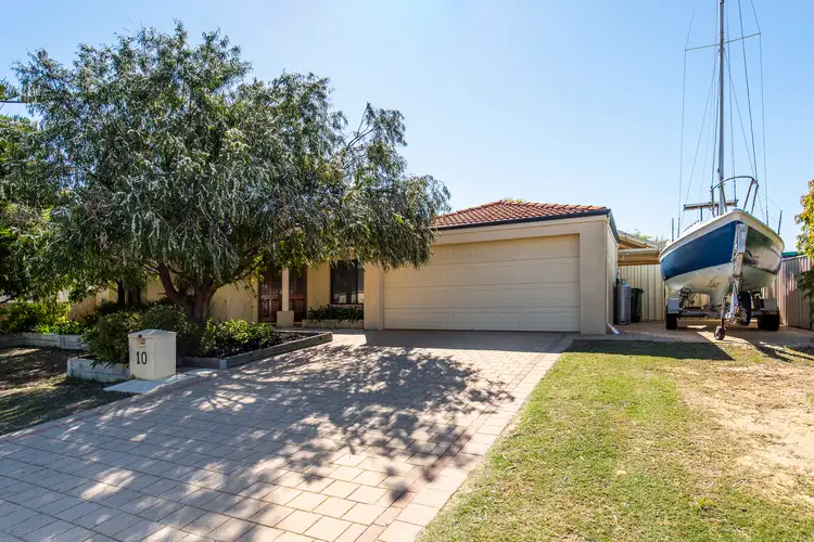 10 Batavia Avenue, Wannanup WA 6210