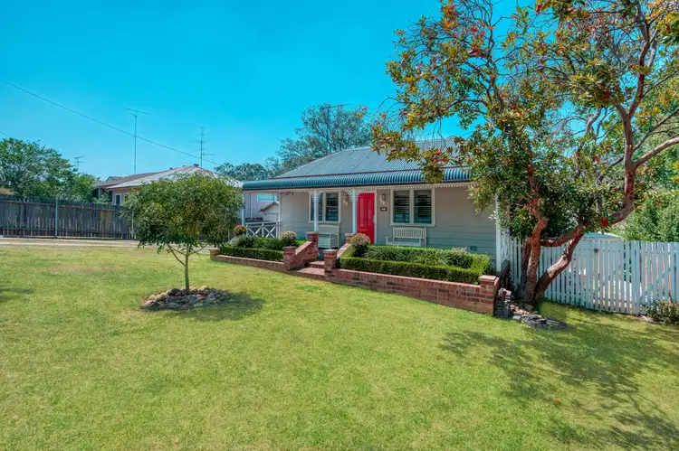 54 Lumsdaine Street, Picton NSW 2571