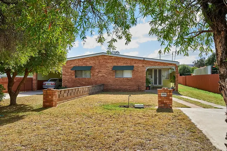 54 Sam Street, Forbes NSW 2871