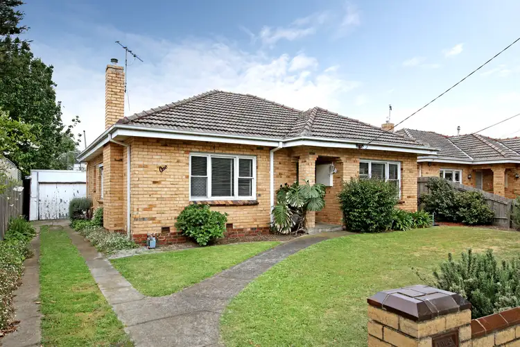 Second view of Homely house listing, 1 Lahona Avenue, Bentleigh East VIC 3165