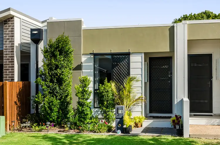 18 Lawrie Avenue, Oonoonba QLD 4811