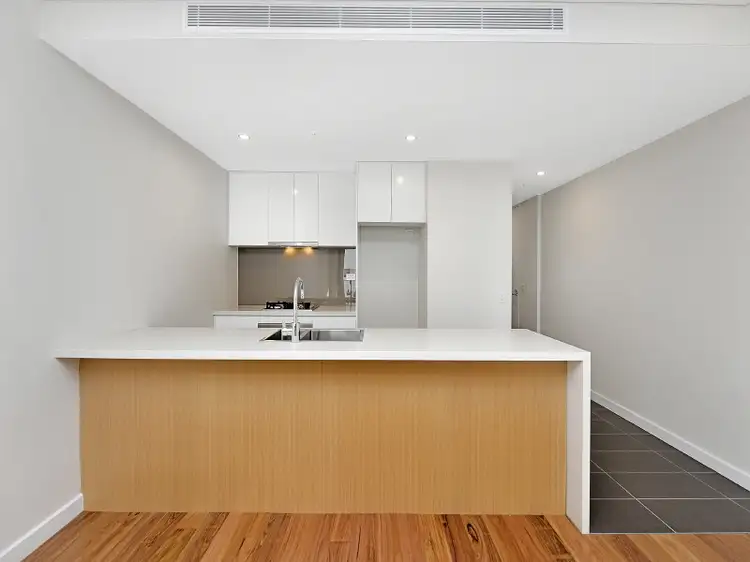 703/5 Atchison St