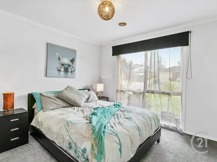 Sixth view of Homely house listing, 8 Acre Court, Pakenham VIC 3810