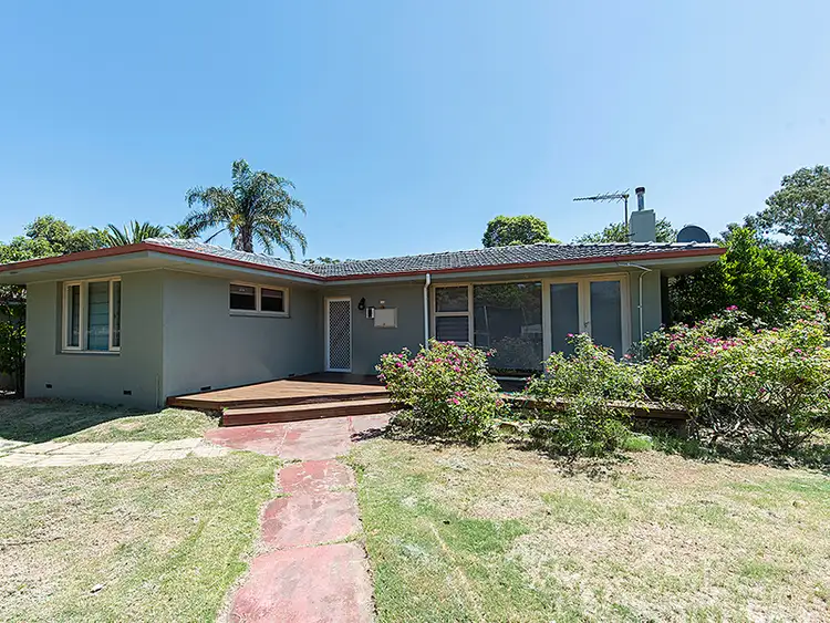9 Brenda Road, Maida Vale WA 6057