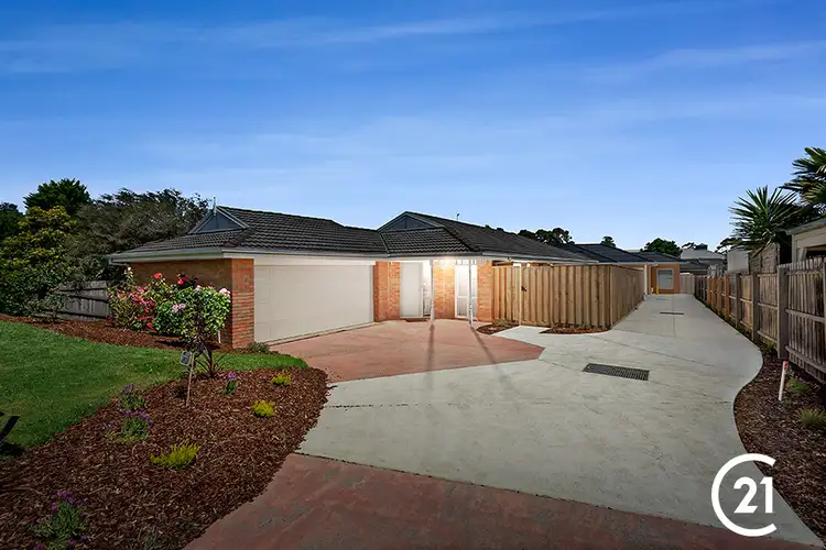 6 Jacqueline Place, Pakenham VIC 3810