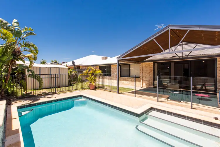 8 Quandong Parkway, Halls Head WA 6210
