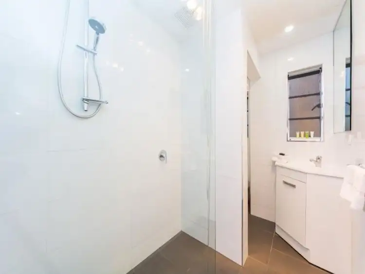 Fifth view of Homely flat listing, 2/2-4 Garden Avenue, East Melbourne VIC 3002