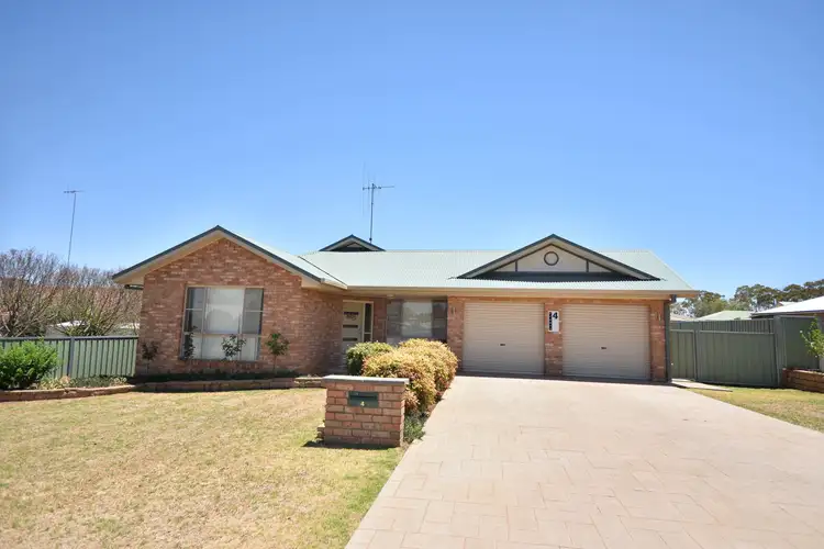 4 Clancy Place, Parkes NSW 2870