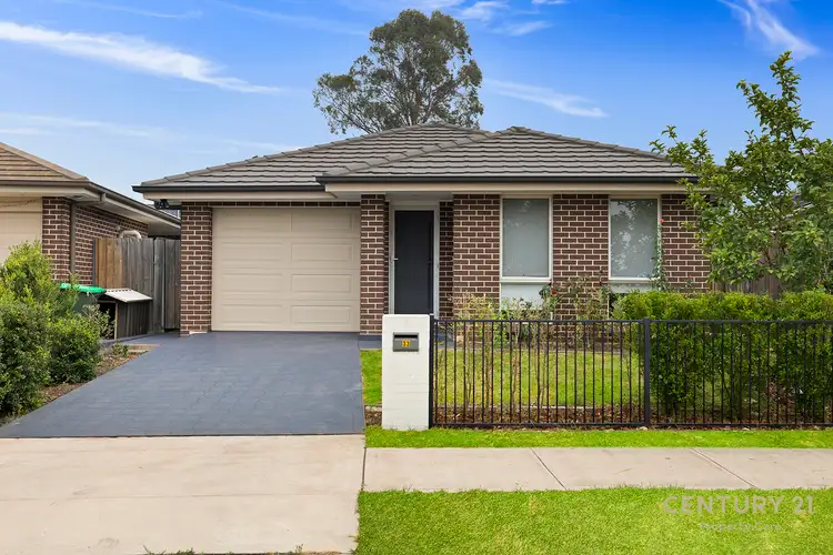 33 Grampian Ave, Minto NSW 2566