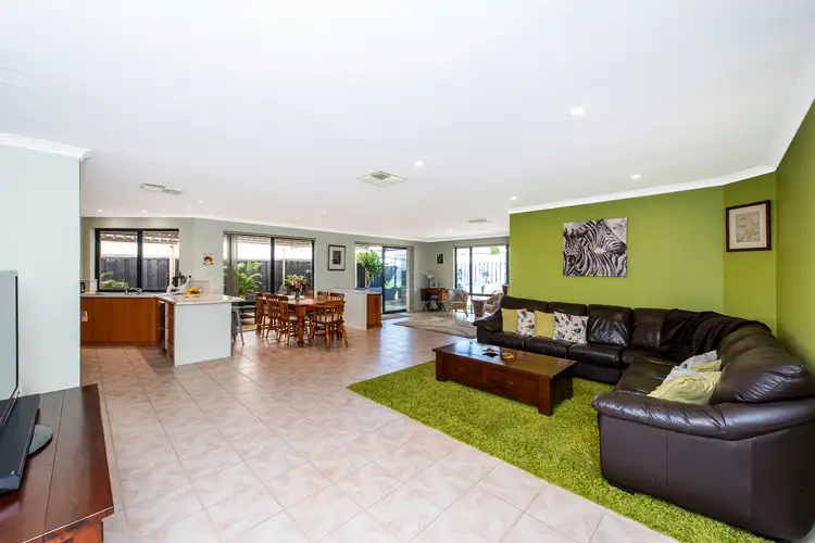 5 Aldenham Heights, Halls Head WA 6210