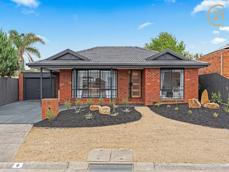 8 Lupin Court, Cranbourne North VIC 3977