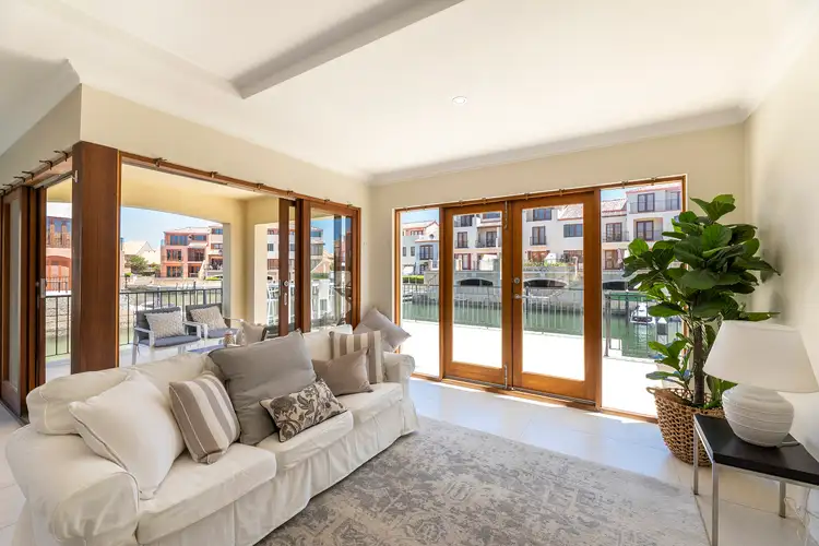 104/18 Port Quays, Wannanup WA 6210