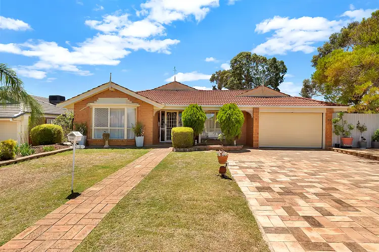 2 Phillip Avenue, Craigmore SA 5114