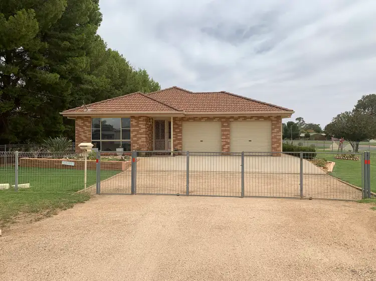 2 Oberon Street, Eugowra NSW 2806