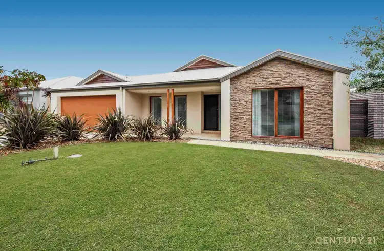 17 Reidel Avenue, Pakenham VIC 3810