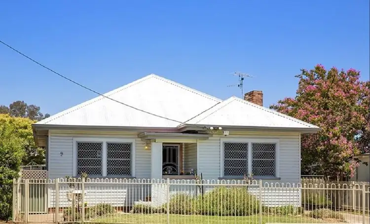 9 Sale Street, Tamworth NSW 2340