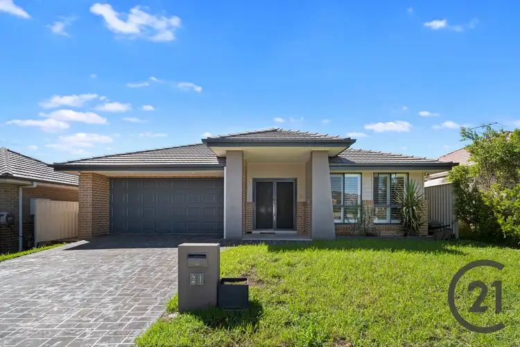 21 Swansona Ave, Mount Annan NSW 2567