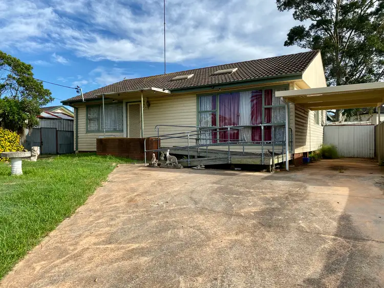 2 Megan Avenue, Smithfield NSW 2164