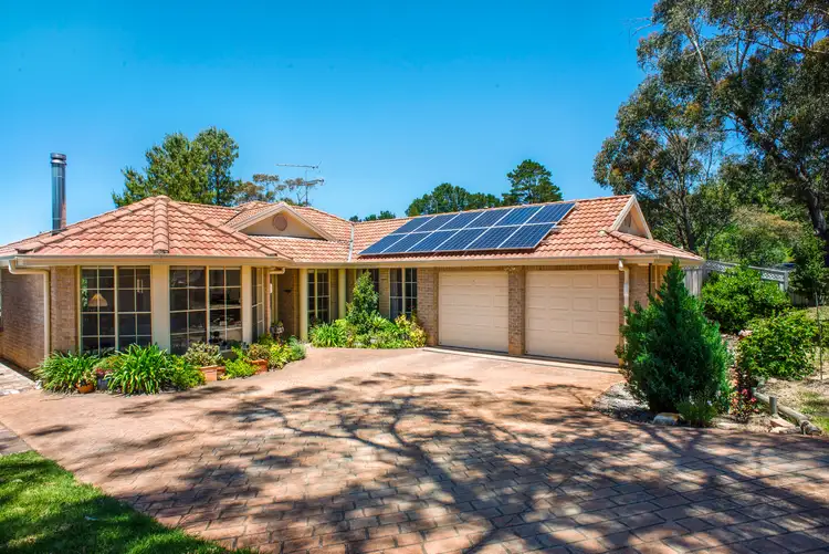 12 Kitchener Ave, Wentworth Falls NSW 2782
