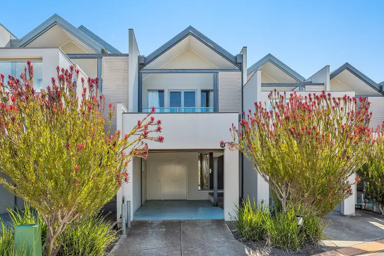 14/9 Greg Norman Dr, Sanctuary Lakes VIC 3030