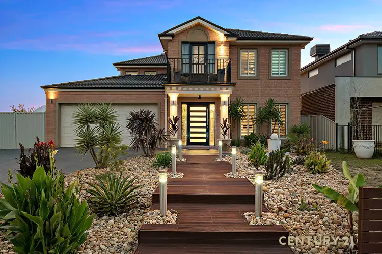 33 Waterford Rise, Pakenham VIC 3810