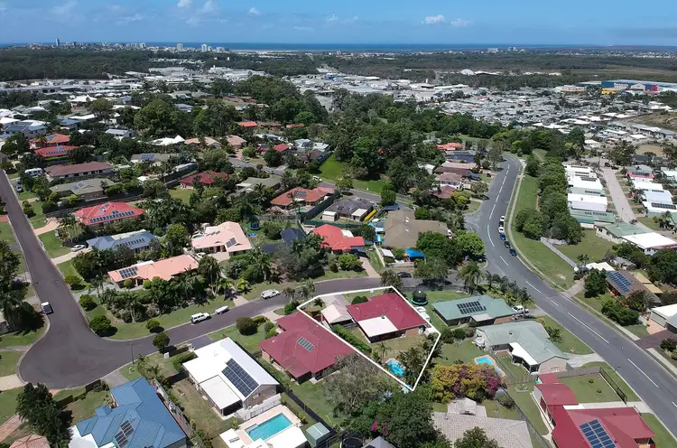 1 Heath Court, Little Mountain QLD 4551