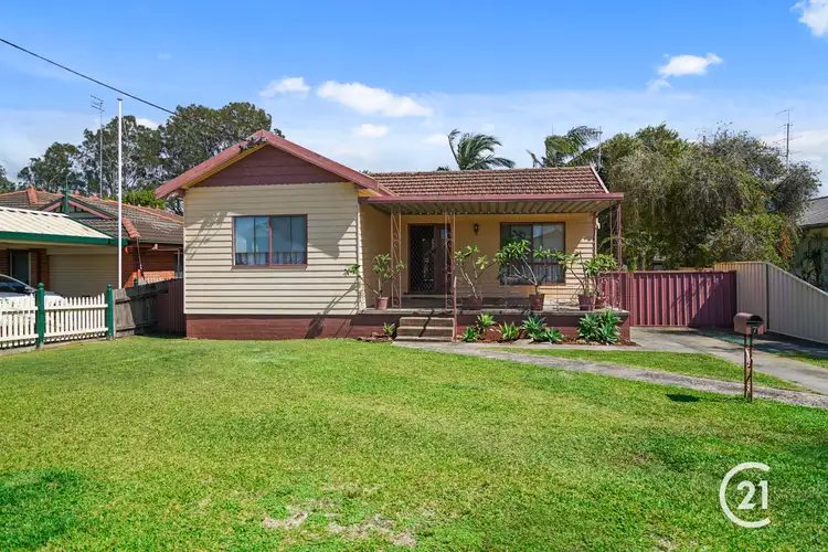 7 McGirr Avenue, The Entrance NSW 2261