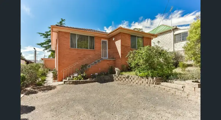 12 Picton Avenue
