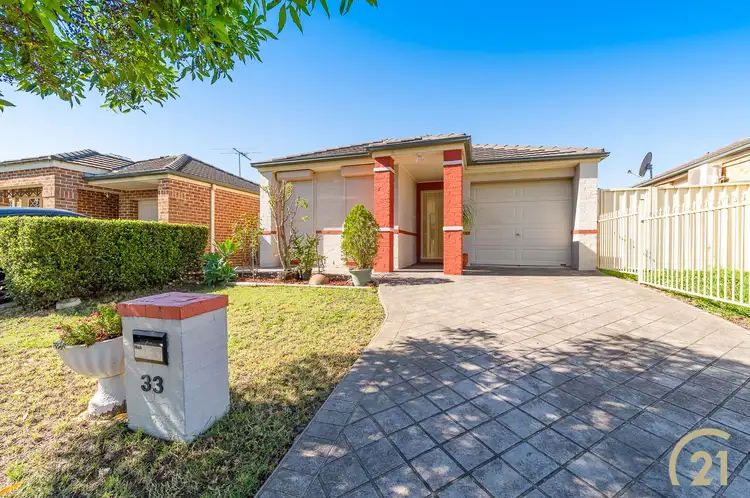 33 Robinia Avenue, Fairfield East NSW 2165