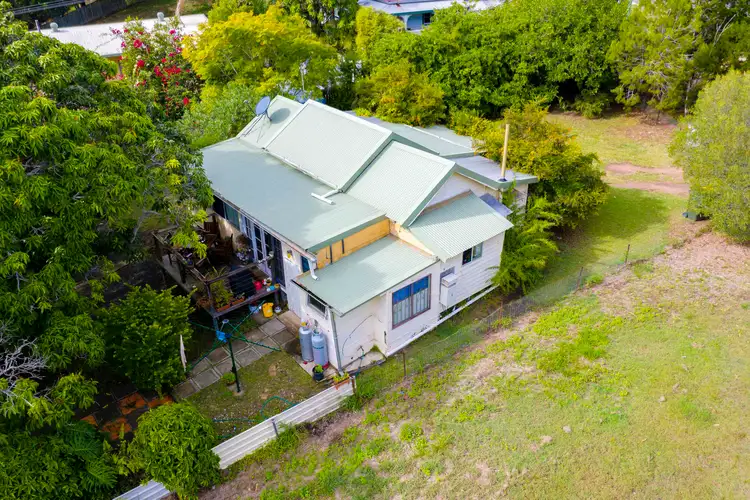 290 Torquay Terrace, Torquay QLD 4655