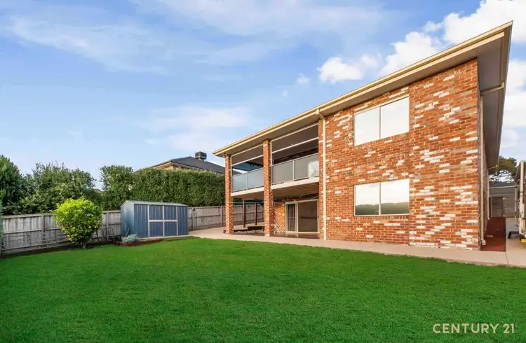 4 Charles Sturt Place, Pakenham VIC 3810