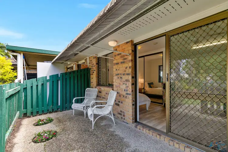 1/15 Carmichael Place, Wynnum West QLD 4178