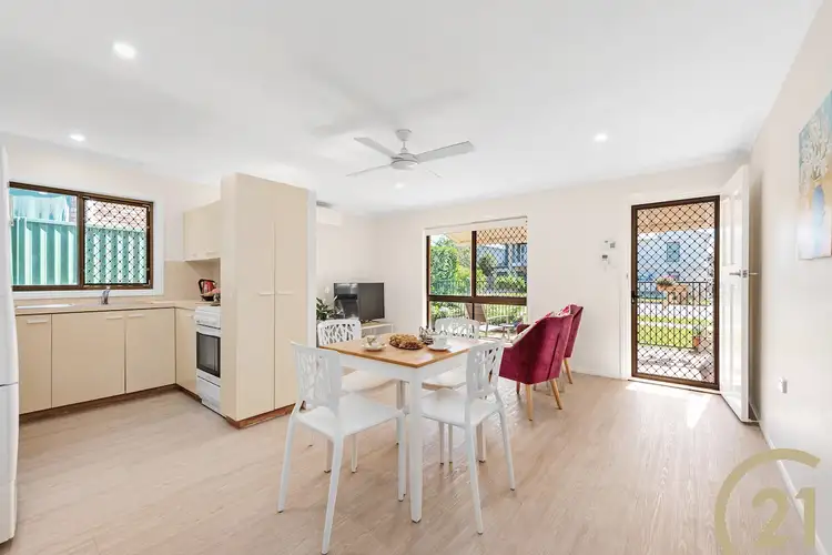 Sixth view of Homely unit listing, 2/13 Dunns Terrace, Scarborough QLD 4020
