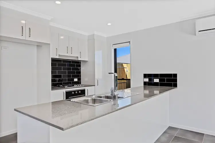 Fifth view of Homely house listing, 2/5 Tamarind Pl, Woombye QLD 4559