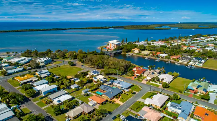 5 Wavell Avenue, Golden Beach QLD 4551