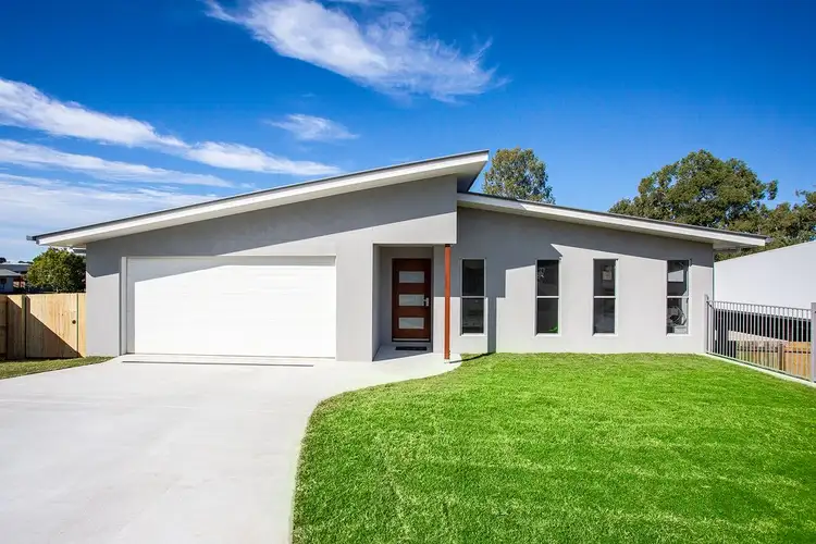 10 Farmer Court, Southside QLD 4570