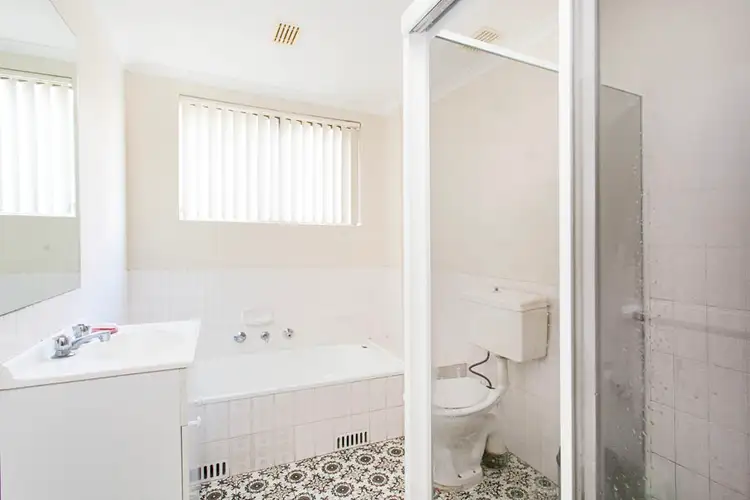 Fourth view of Homely apartment listing, 4/2-8 Kiora Road, Miranda NSW 2228