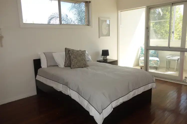 Room 4/38 Young Street
