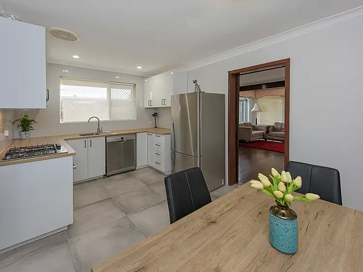 40 Whiteside Street, Cloverdale WA 6105