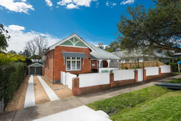 8 James Street, Girards Hill NSW 2480