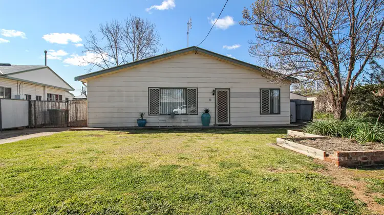 9 Woods Street, Forbes NSW 2871