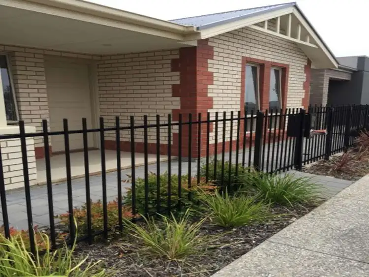 7 Rainbow Lane, Woodcroft SA 5162