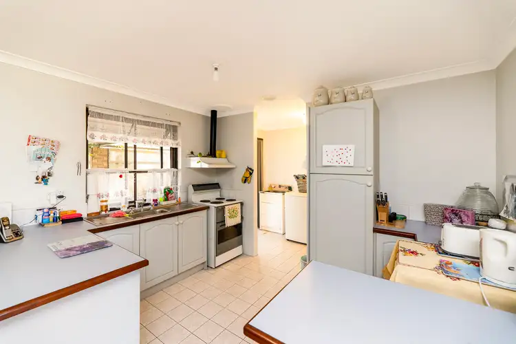 Sixth view of Homely house listing, 2 Windale Place, Cooloongup WA 6168