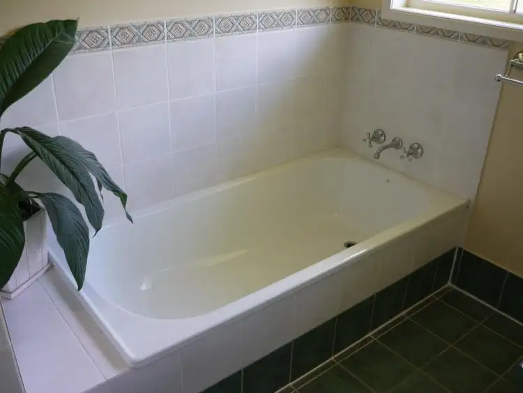 Seventh view of Homely house listing, 18 Fossickers Court, Southside QLD 4570