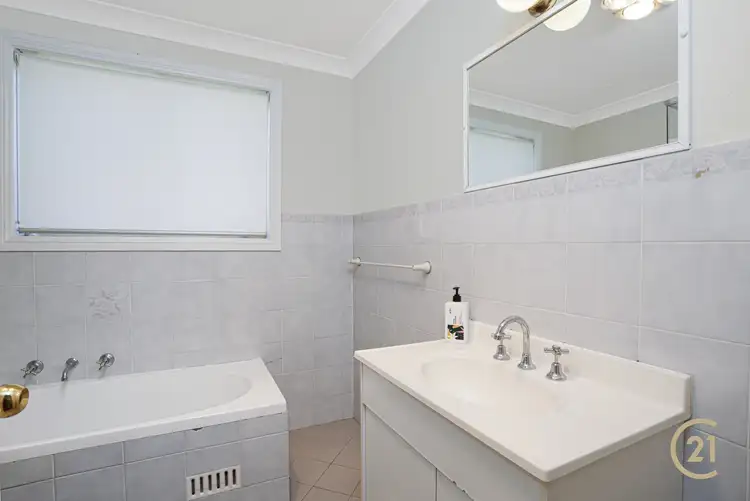 Fifth view of Homely villa listing, 17/5 Jacquinot Place, Glenfield NSW 2167