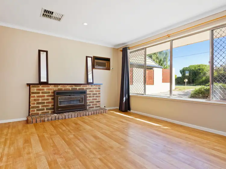 Fifth view of Homely house listing, 6 Farringdon Way, Huntingdale WA 6110