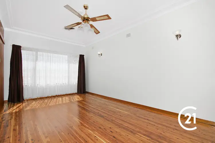 Fourth view of Homely house listing, 4 Grantham Road, Seven Hills NSW 2147